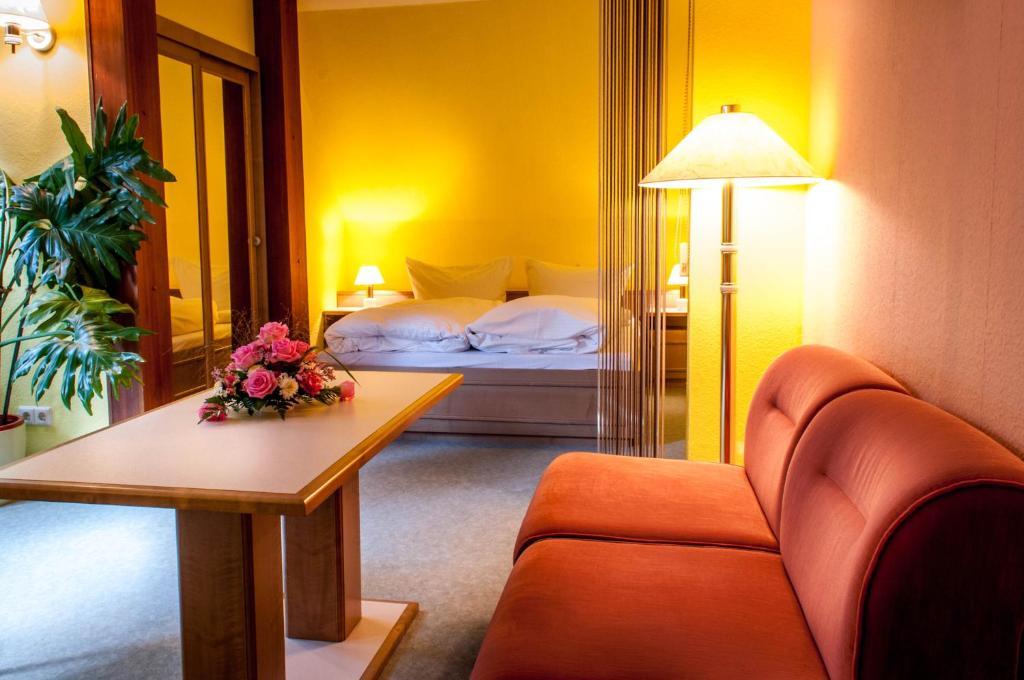 Ferienhotel アウグストゥスブルク エクステリア 写真